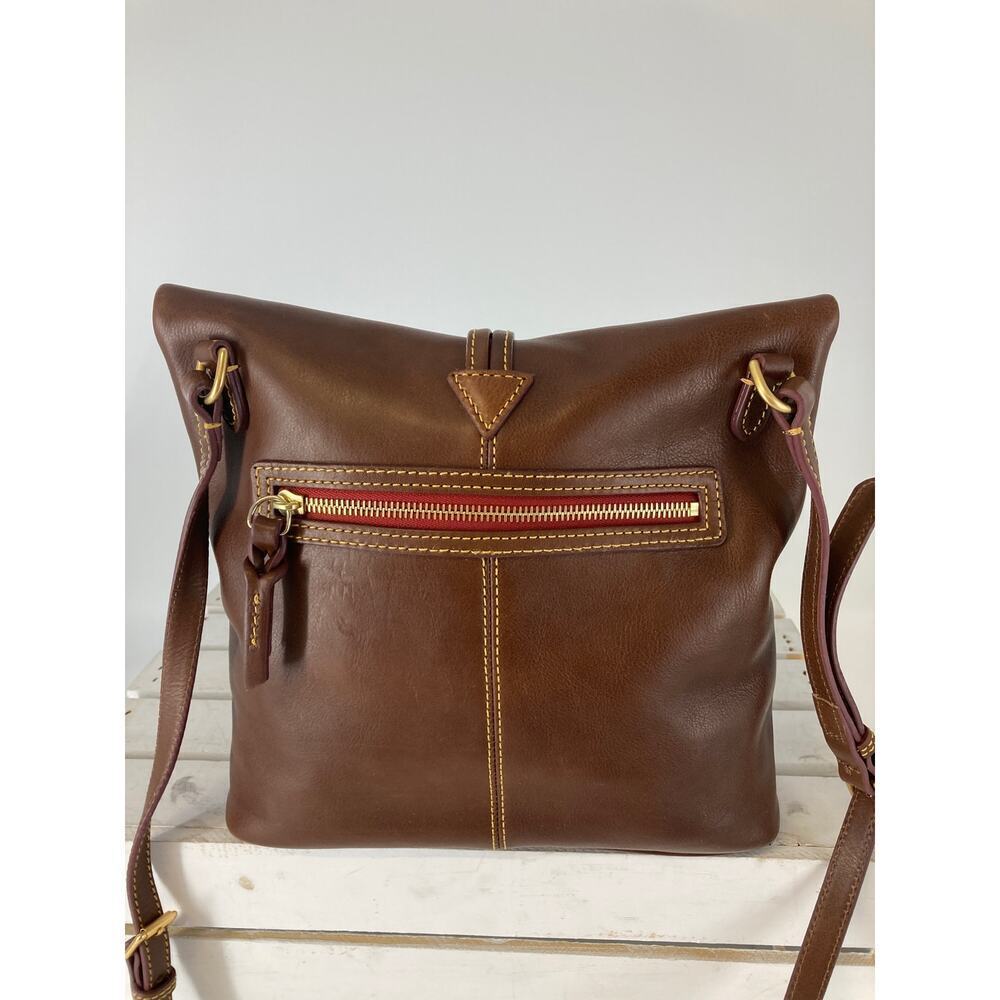 DOONEY & BOURKE MEDIUM BROWN SOFT LEATHER CROSSBODY BAG - Picture 5 of 16